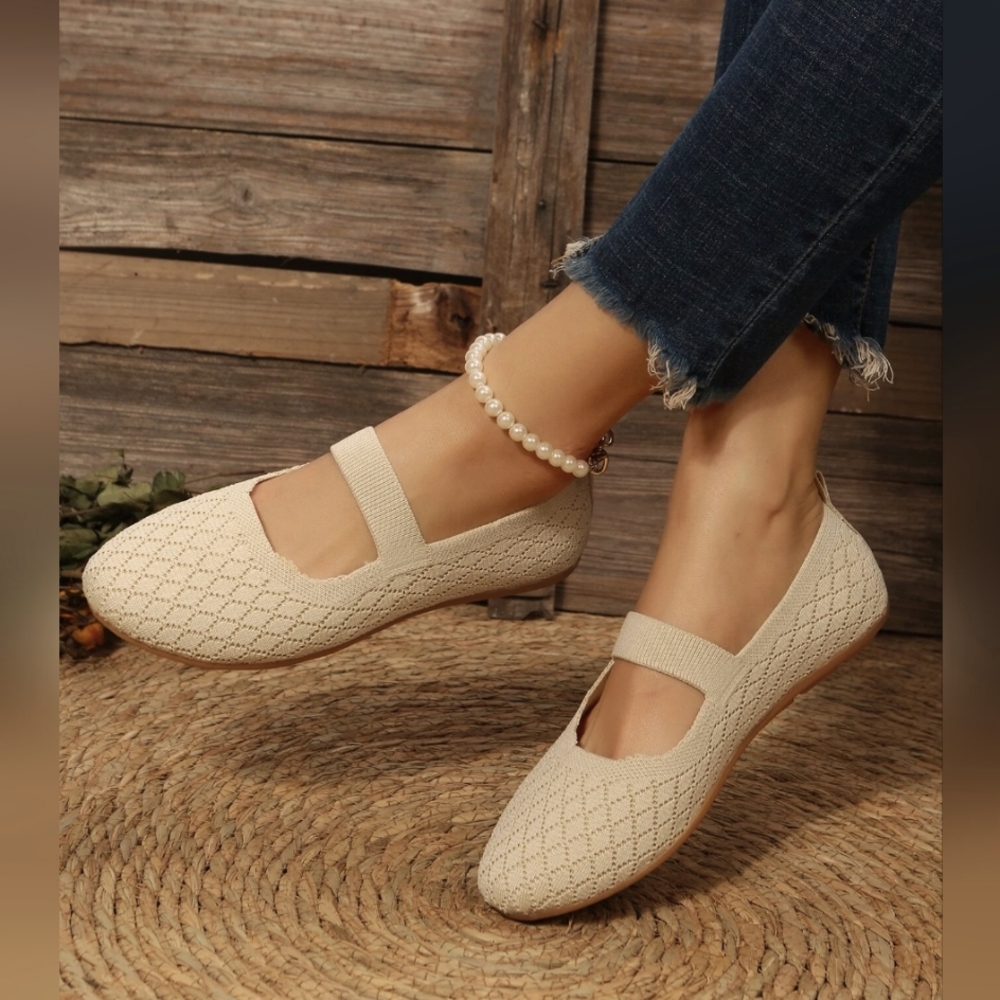 Cream Slip on Flats 8.5